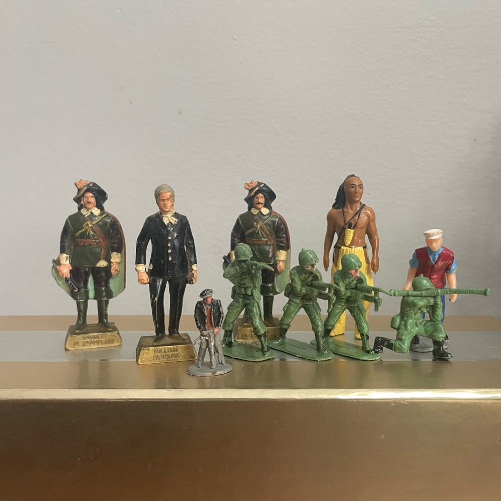 Marx Vintage Toy Soldier and Figurine Set